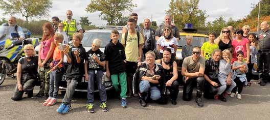Děti soutěžily, ve znalosti dopravních značek, sestavovaly z nich pexeso, jezdily policejními auty a na motorkách.