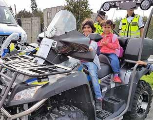 Zprávy z domovů DUBÁ Den s policií vyvrcholil spanilou jízdou V sobotu se autodrom v Sosnové proměnil zřejmě v nejbezpečnější místo v našem regionu. Konal se tu totiž 16.