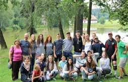 Zprávy z domovů SENOŽATY & KRALUPY Na táboře se s námi skamarádili Irové Prázdninový týden od 16. do 22. července jsme trávili ve Dlouhém, nedaleko Ždírce nad Doubravou.