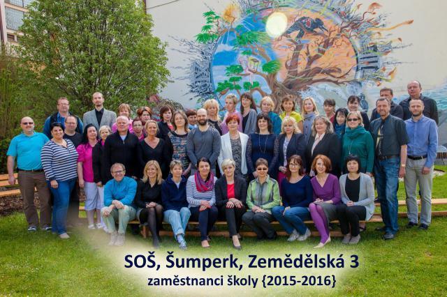 4.3 Pracovníci školní jídelny David Hvižď Bohdana Zouharová Lucie Svačinková Radka Čuntová Sylvie Vejchodová - vedoucí jídelny - vedoucí kuchařka - kuchařka - kuchařka - kuchařka 4.