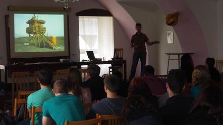 Mgr. Ireny Jonové za přípravu rautu i jeho organizaci v šumperském divadle poděkování od firmy MK Fruit s.r.o. za spolupráci v projektu OZDŠ poděkování pana ředitele Střední školy společného stravování, Ostrava- Hrabůvka za účast žáků naší Střední odborné školy, Šumperk, Zemědělská 3 na 6.