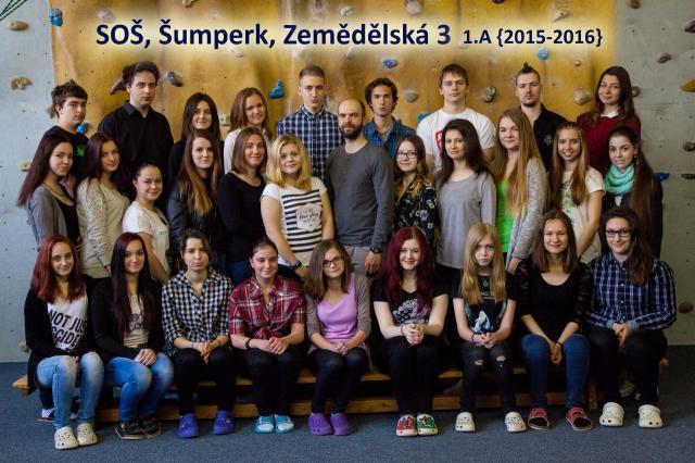 15 ZE ŽIVOTA NA DOMOVĚ MLÁDEŽE Aby byl život na DM zajímavý a pobyt pro všechny ubytované žáky příjemný, byly v průběhu celého roku pořádány různé kulturní a sportovní akce (turnaj ve stolním tenise,