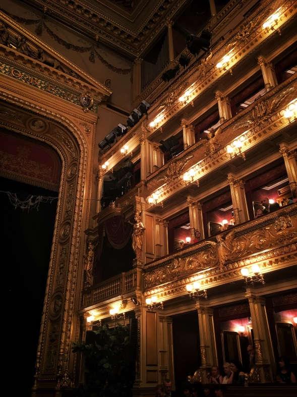 Návštěva divadelního představení Národní divadlo Praha Dne 9. května 2018 navštívili žáci Integrované střední školy Cheb komedii od Williama Shakespeara Sen čarovné noci.