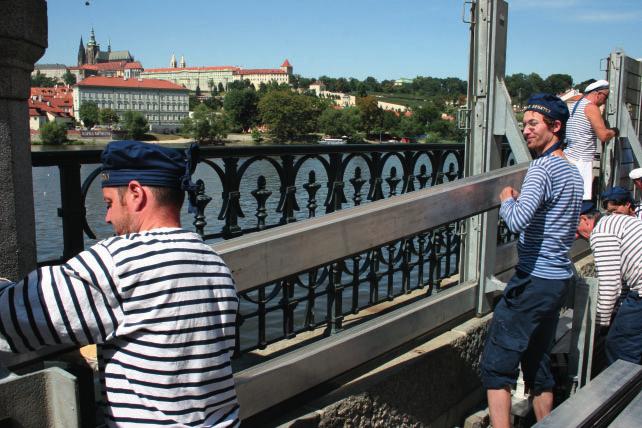 běžné obnovy družicových platforem by způsobil snižování měřící kapacity celosvětového systému měření ozonu a ONL a následně i omezení možnosti hodnotit stav a modelovat další vývoj ozonové vrstvy v
