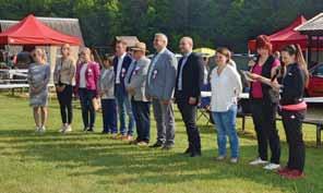 Jsme velmi rádi, že naše pozvání posuzovat naše krásná trikolorní plemena přijali paní Katja Rožman ze Slovinska, paní Evgeniia Fedorovicheva z Ruska, paní Mária Amélia Taborda z Portugalska, pan