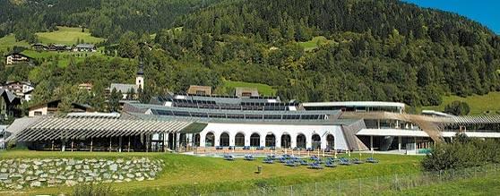 Lázně Römerbad (Bad Kleinkirchheim) Lázně Römerbad byly vystaveny s římskou tématikou v architektonickém provedení. Svým vybavením uspokojí i toho nejnáročnějšího hosta.