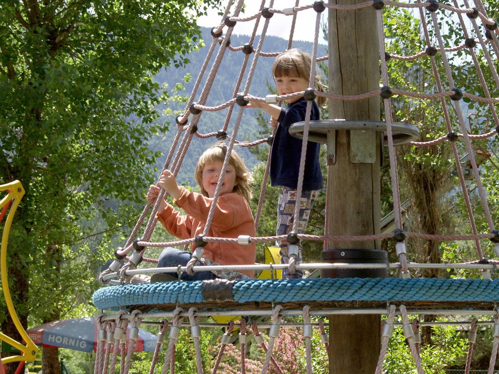 00 - park plný zábavy pro celou rodinu - různé atrakce pro děti ve