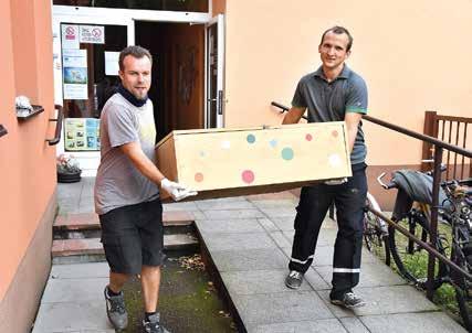 Chceme pravidelně informovat zákazníky a zúčastněné strany prostřednictvím našich internetových stránek, výročních zpráv i této zprávy o společenské odpovědnosti o plánech, cílech, činnostech a