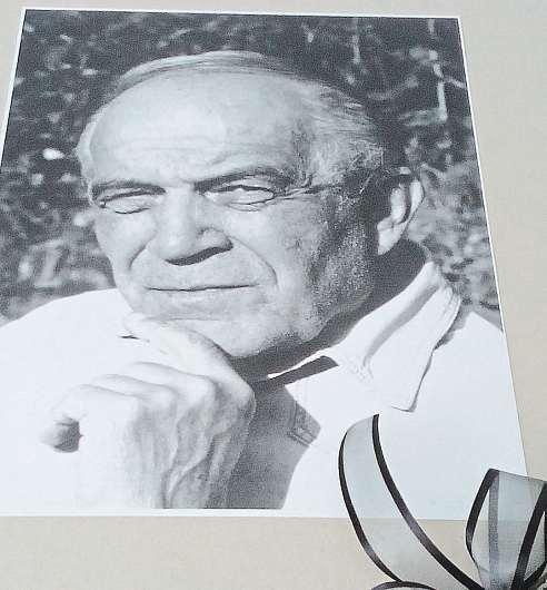 DOKONČENÍ ZE STRANY 3 Karel Franta úspěšně spolupracoval swilli Fährmannem, německým autorem dětské literatury, ataké sněmeckým básníkem aprozaikem Reinerem Kunzem, uvádí Drahoňovský.