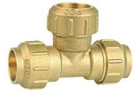 PE010 PE SPOJKY STRANA 65 Spojka COBRARING pro polyetylénové trubky spojka s vnitřním závitem s mosazným svěrným kroužkem Pracovní tlak PN30, rozsah teplot 20 C až +110 C 1/2"x20 3/4"x25 1"x32
