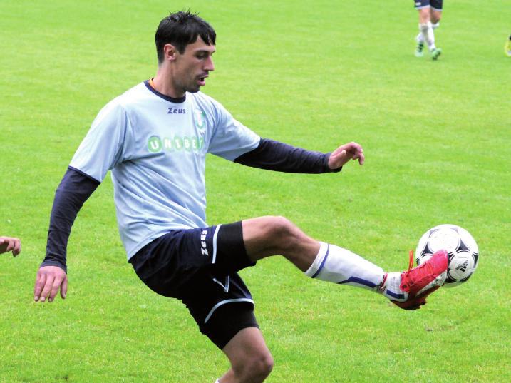 Grassroots C licence je součástí studia UEFA B licence. Pokud má někdo splněnou licenci Grassroots C již z minulosti, může nastoupit rovnou na licenci UEFA B.