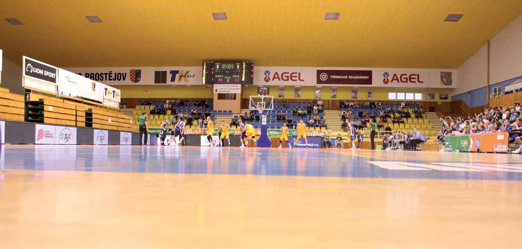 milujeme vecerník ˇ sport 33 TREFA D ČERNÉHO NOVÁ PODLAHA DO SPORTCENTRA Michal KADLEC Za pět Za pět mega!