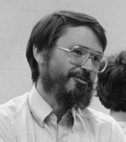 Jazyk C v kontextu 1969-73 K-R C (AT&T Bell Labs) Brian Kernighan, Dennis Ritchie pro systémové programování v