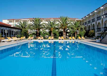 ZAKYNTHOS 32 Laganas 33 ZANTE PARK **** Pěkný, nedávno renovovaný hotel se nachází 300 metrů od písečné pláže. Skládá se ze dvou budov.