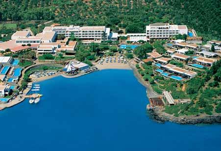 KRÉTA 20 Elounda 21 ELOUNDA BAY PALACE ***** Hotel s vysokou úrovní služeb, vystavěný v typickém krétském