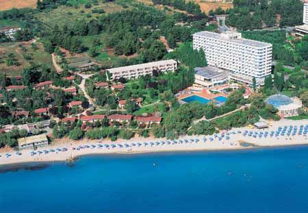 CHALKIDIKI 26 Kallithea 27 PALLINI BEACH**** : Rozsáhlý hotelový komplex obklopený zelení se nachází necelé 2