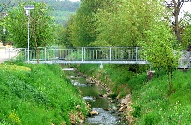 Příklad instalace vodoměrné stanice s ultrazvukovou sondou (napájení solárním panelem) 1.4.