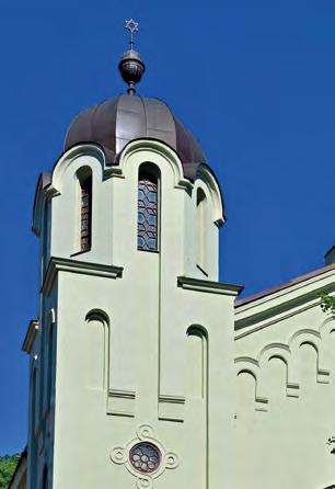 Vstupné: 20 Kč dospělí; 10 Kč děti, studenti, senioři. WIEŻA RATUSZA 1 Adres: Hlavní náměstí 1 (Rynek Główny), Krnov; GPS: 50.0896839N, 17.