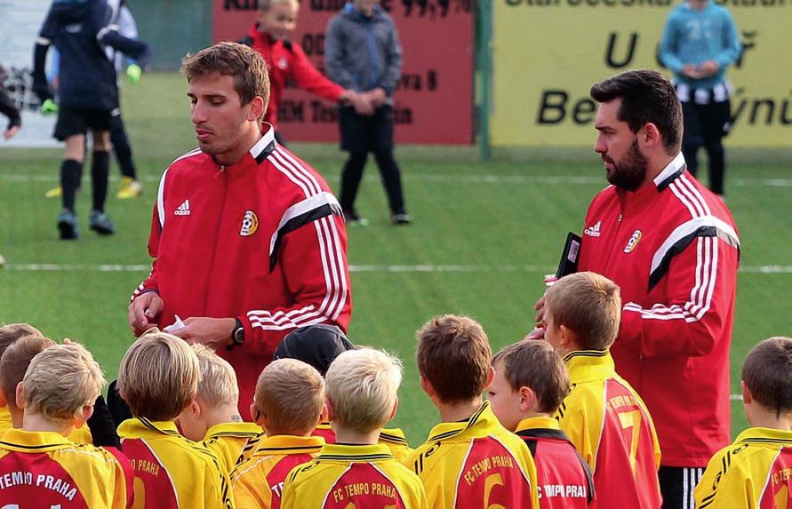 Pokud hrajete fotbal a chcete ho hrát dobře, soustřeďte se na hřišti pouze na hru.