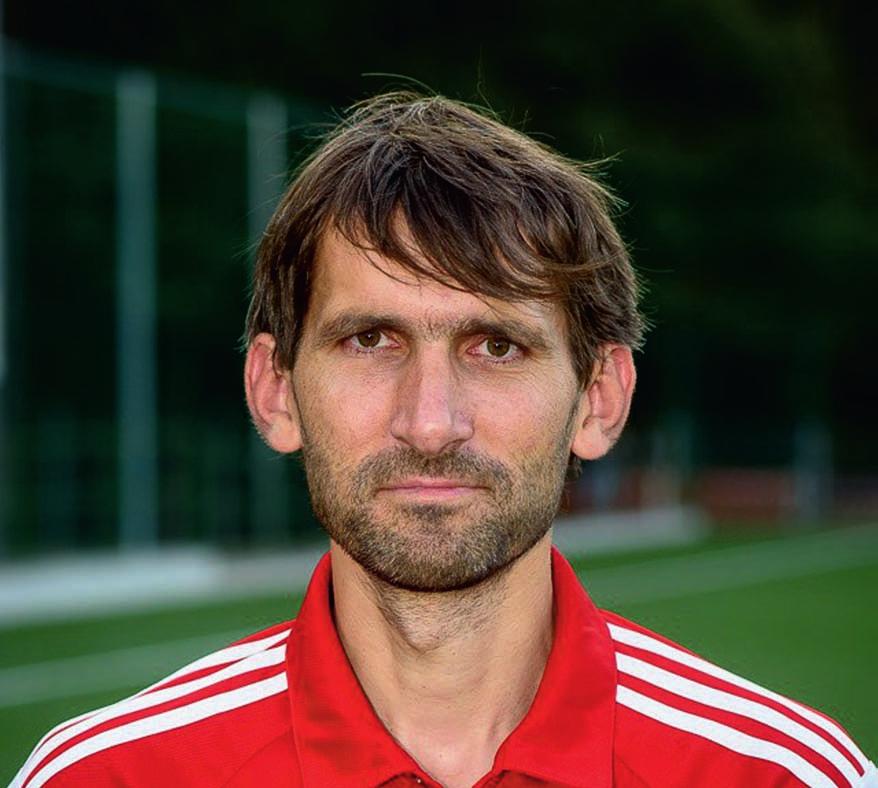 třída -.
