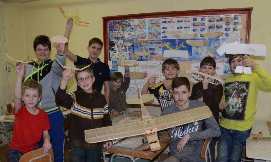 17. 2. Jarní prázdniny příměstský tábor plný her a výletů, závazné přihlášky do 31. 1. 2017 22. 2. Keramický seminář pro mládež a dospělé, od 17 hodin BŘEZEN 4. 3. Maškarní bál pro děti, Korunovační sál restaurace U Rudolfa II.