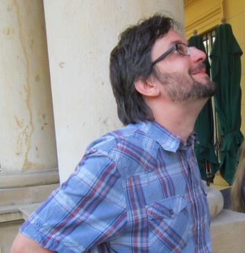 Co je literární druh a žánr Přednáška se věnuje základům genologie, tj. žánrosloví, literárněvědné disciplíny, která je pro reflexi literatury zásadní, ale málokdy se systematicky vyučuje.