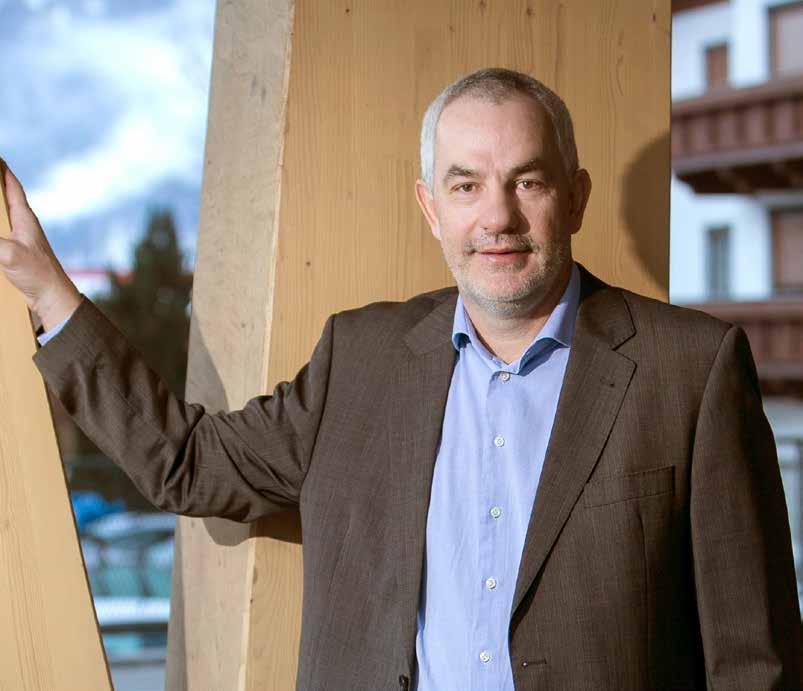 12 timber SKUPINA PFEIFER SE V ROCE 2019 ZAPOJÍ DO VÝROBY CLT Pfeifer se konečně stane kompletním dodavatelem v sektoru dřevostaveb Josef Dringel je ředitelem obou českých závodů skupiny