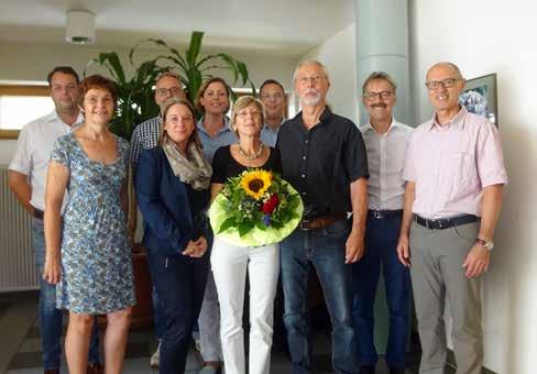 56 timber Zasloužený odchod do penze S Hermannem Eggerem a Peterem Heinsem odešli v roce 2017 dva veteráni dřevařského průmyslu. Byli úspěšní v nákupu a prodeji po celá desetiletí. Peter Heins (3.