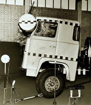 3 (6) Výjimečná houževnatost Všechny zkušenosti, které Scania-Vabis získala na silnicích a staveništích, byly koncem 40. let, kdy se společnost přesunula na exportní trhy, velkým přínosem.