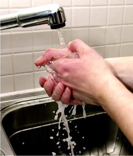 Infekce Zajištění barierových opatření Mytí rukou + rukavice Rouška Ideálně jednolůžkový pokoj Ideálně pro