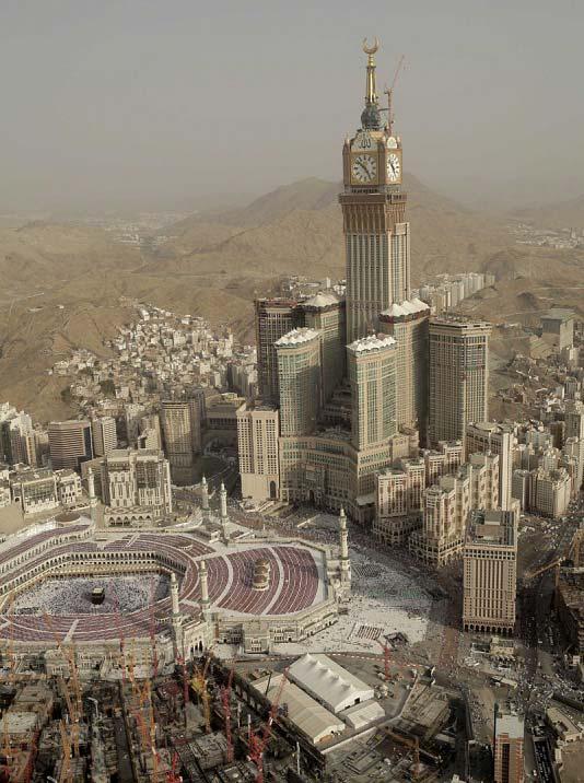 5. Abraj Al-Bait Towers (Saudská Arabie) (Makkah Royal Clock Tower Hotel) Výška: 530 (601) m Rok: 2012 Arch.: Dar Al-Handasah Architect Stavba: Saudi Binladin Group.