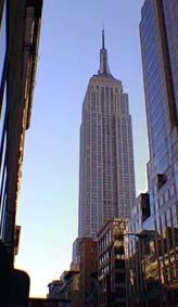 Empire State Building (USA, New York) Výška: 381 (448) m Rok: 1931 Arch.