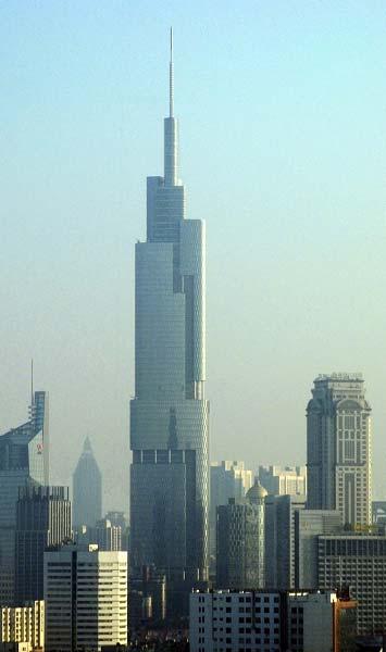 Nanjing Greenland Finantial Center (Čína) (na dolním toku Yangtze River) Výška: 381 (450) m Rok: 20054-2010 Arch.