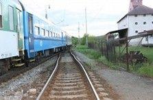 Nepomuk vykolejila lokomotiva jedoucí na vlaku R 9. Při MU nedošlo k újmě na zdraví osob. Celková škoda byla vyčíslena na, mil. Kč.