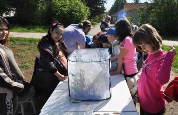 "Den fascinace rostlinami", Praha, 11. 05. 2017 Posláním mezinárodní akce "Den fascinace rostlinami" je přiblížit lidem zajímavý svět rostlin a práci vědců, kteří jej zkoumají. Akce ve VÚRV, v. v. i.