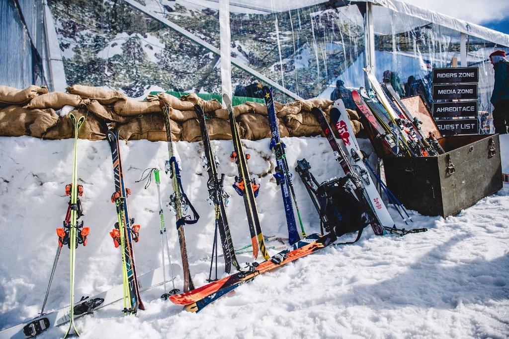 PARTNERSTVÍ Soldiers přináší ty nejlepší sportovce, kteří se zpravidla prohánějí v největších horských resortech na světě, ti přijíždí do malé vesničky v horách, které jsou dost možná vůbec nejmenší