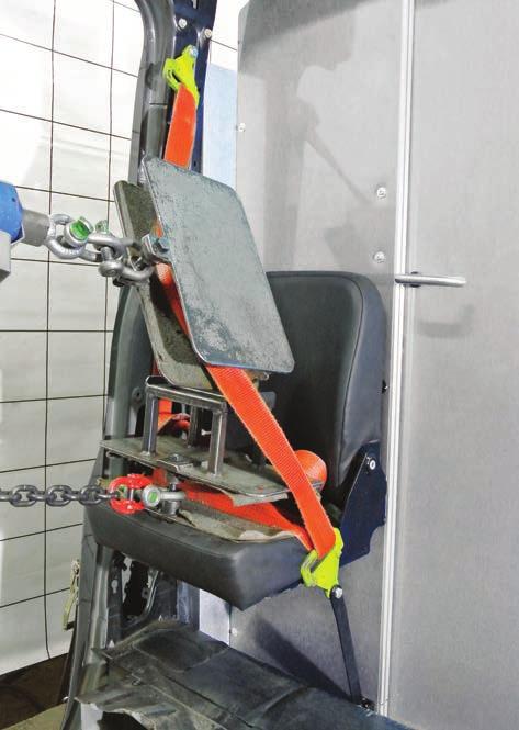 To zahrnuje laboratorní testy, testy zatížení a vibrační testy simulující reálné použití, spolu s testy trvanlivosti simulujícími celý životní cyklus výrobku, což zajišťuje, že výrobky jsou