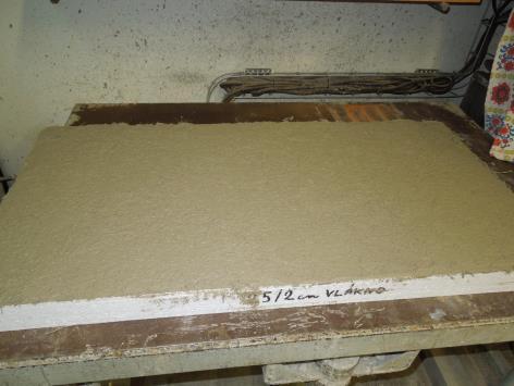 hmoty a základní vrstvy k tepelně izolačnímu materiálu tahovou zkouškou; [3] ČSN EN 13 495 (727104) Tepelně izolační výrobky pro použití ve stavebnictví Stanovení soudržnosti vnějšího tepelně