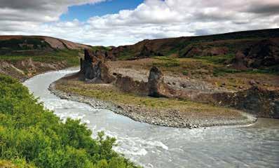 Během dovolené na Islandu nás čekají hlavně kratší i delší pěší túry v atraktivních termálních, vulkanických a ledovcových končinách této geologicky velmi mladé a unikátní země pod polárním kruhem.