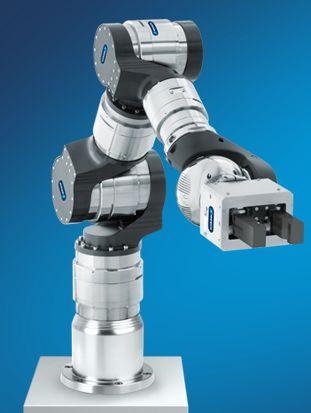 (a) Dextrous Lightweight Arm LWA 4D (b) ABB IRB6640 Obrázek 1: Příklady redundantních manipulátorů Spojitost vyšších časových derivací plánovaného pohybu.