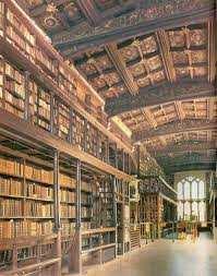 Knihovny v Anglii Bodleiana univerzitní knihovny přechod od pultových knihoven k sálovému typu Oxford + Cambridge