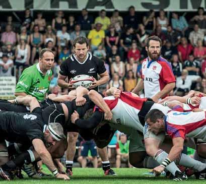 19 pětka ČERVENEC SRPEN 2015 Novozélanďané porazili Čechy v ragby V sobotu 13. června uspořádal Rugby Club Tatra Smíchov, o. s., mezinárodní utkání v ragby mužů, kde se proti sobě postavili hráči České republiky a tým New Zeland Ambassadors XV.