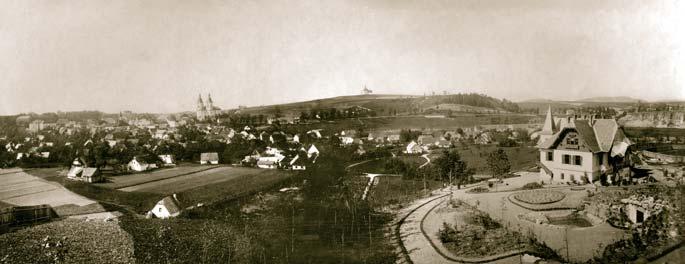 1888 staví své letní sídlo.