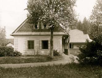 První období Za první období nově založeného ústavu lze považovat léta 1905 až 1935, tedy období, kdy se tuberkulóza léčila především správnou a dostatečnou výživou, změnou klimatu, otužováním