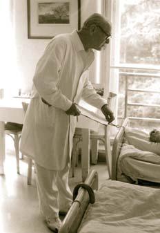 1978 Žamberk) Dr. Krejzek se narodil jako jeden ze šesti synů koláře. Po gymnáziu v Tišnově studoval medicínu na pražské Karlově univerzitě.