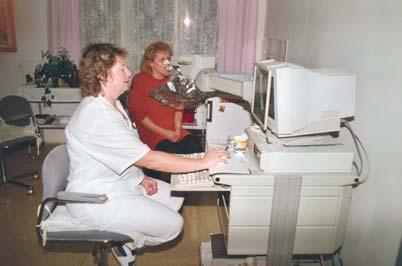 Speciální vyšetřovací metody - spirometrie V začátcích vyšetřování funkce plic byl v Albertinu k dispozici jednoduchý válcový spirometr, takový, který jsme v dřívějších letech vídali ve školních