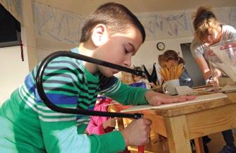 V květnu pak začaly první polytechnické výukové programy zahradní kuchtění a práce se dřevem. S dřevěnou dílnou se Linka s velkým úspěchem zúčastnila akce pro rodiny s dětmi Lužánky nás prostě baví.