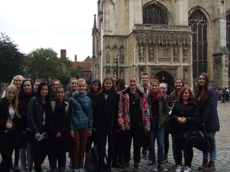 Poslední dva týdny v září měla možnost se zúčastnit v rámci mezinárodního projektu Erasmus+ krátké stáže v Rumunsku naše žákyně 4. ročníku oboru Sociální činnosti Anna Ponková.