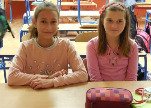 5. A Co nového? 5. A je třída, kterou učí paní učitelka Jiřina Pultarová. Ve třídě je 12 dívek a 18 chlapců.