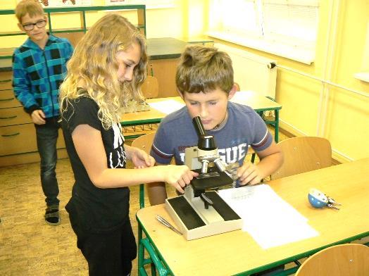 Mají také nepovinný předmět - zájmový tělocvik. Juráška Na začátku školního roku měli šesťáci adaptační kurz na chatě Jurášce.